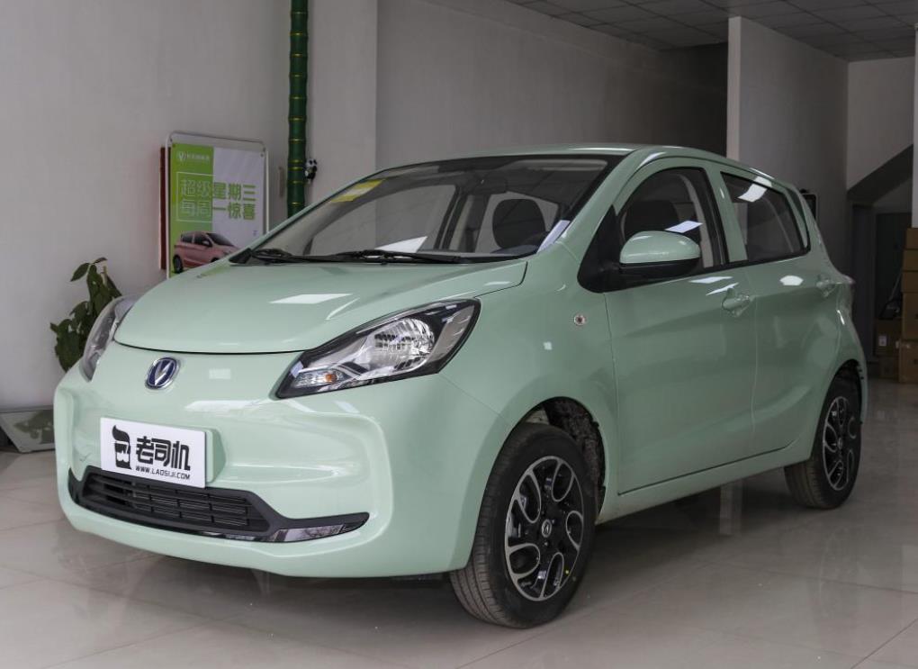 301公里续航，4.98万元，省钱方便的便宜代步车！实拍奔奔E