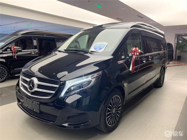 奔驰suv车型图报价（奔驰suv车型图报价大全）