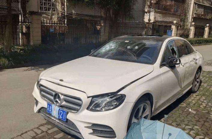 奔驰e300l报价（奔驰e300l报价及图片）