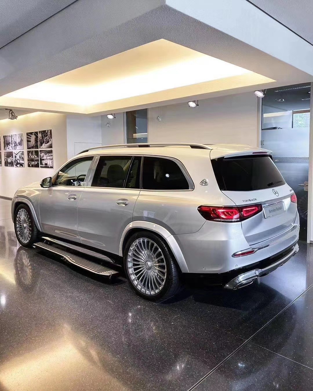 奔驰suv（奔驰suv迈巴赫）